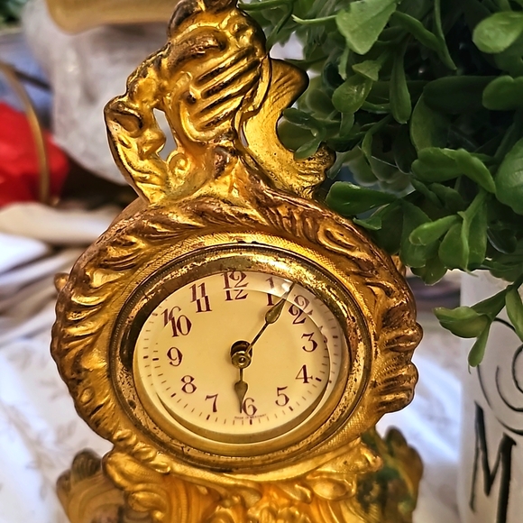 Art Nouveau Legged Gold Clock - Picture 3 of 8